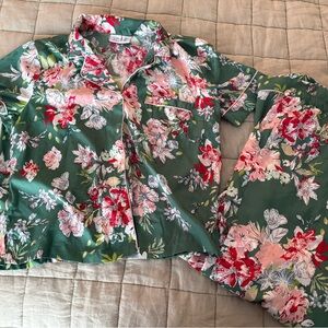 Cupcakes & Cashmere Floral Pajama Set Medium